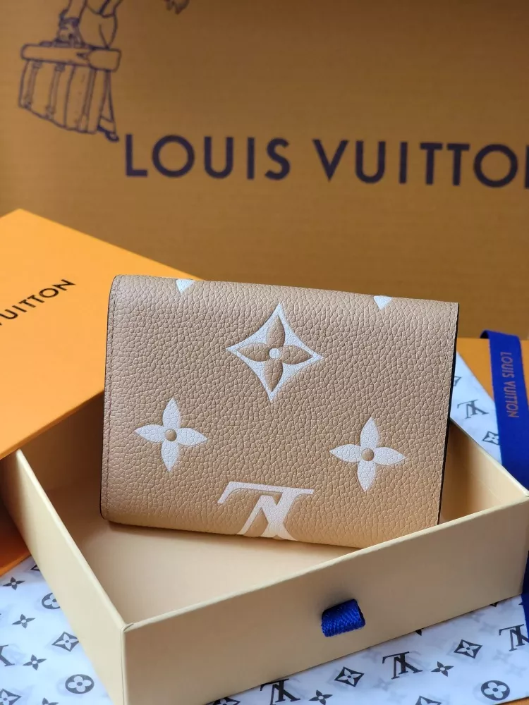 Louis Vuitton AAA Quality Card Case Breathable 7863