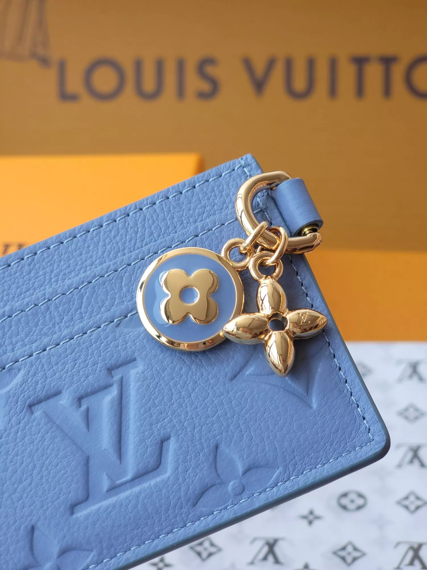Louis Vuitton AAA Quality Card Case Bright 4914