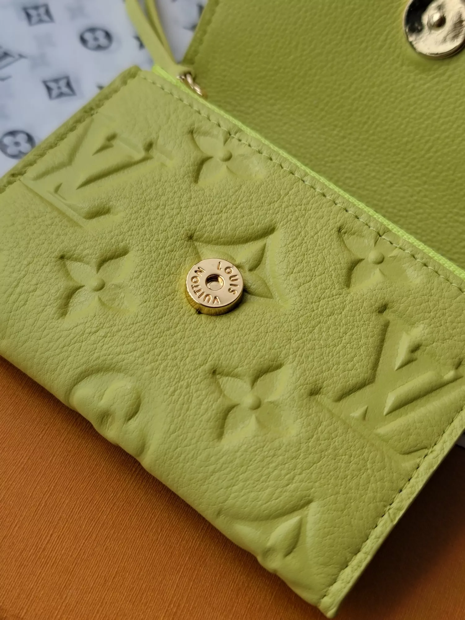 Louis Vuitton AAA Quality Card Case Bright 5261