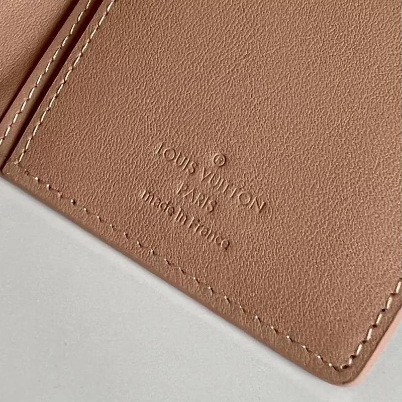 Louis Vuitton AAA Quality Card Case Comfortable 1673