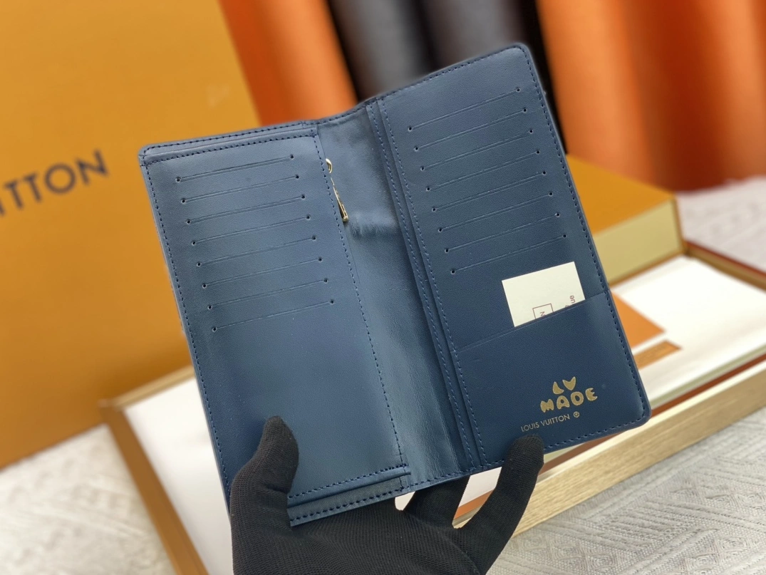 Louis Vuitton AAA Quality Card Case Comfortable 3783
