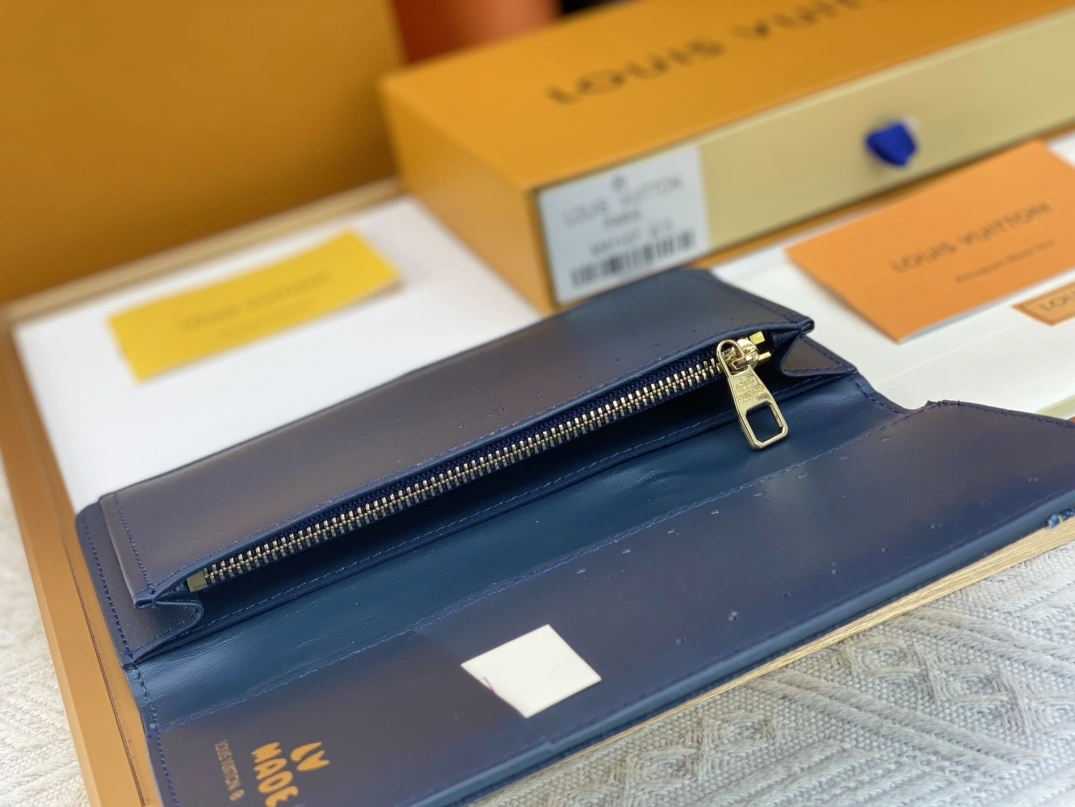 Louis Vuitton AAA Quality Card Case Comfortable 3783