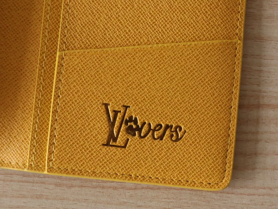 Louis Vuitton AAA Quality Card Case Comfortable 8117