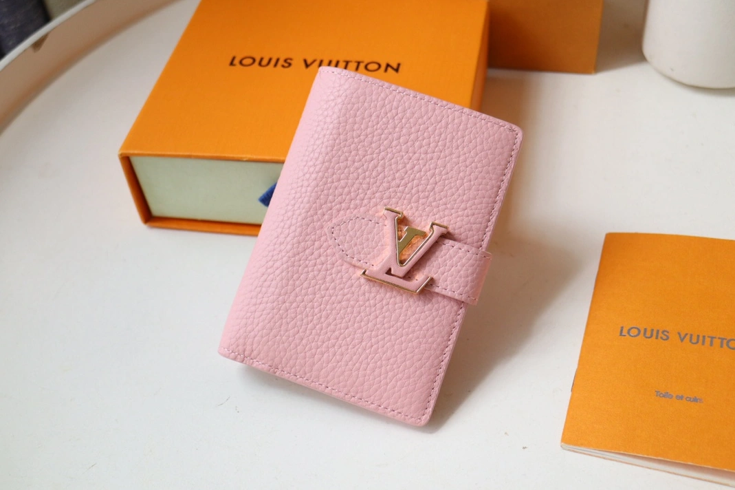 Louis Vuitton AAA Quality Card Case Durable 3063