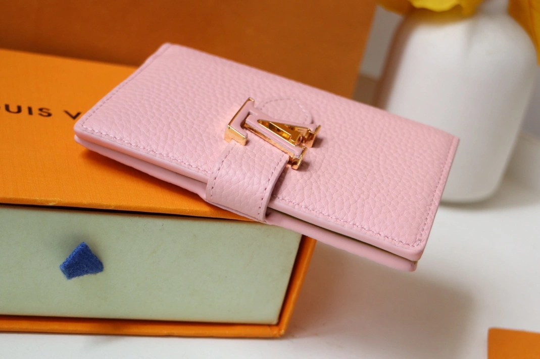 Louis Vuitton AAA Quality Card Case Durable 3063
