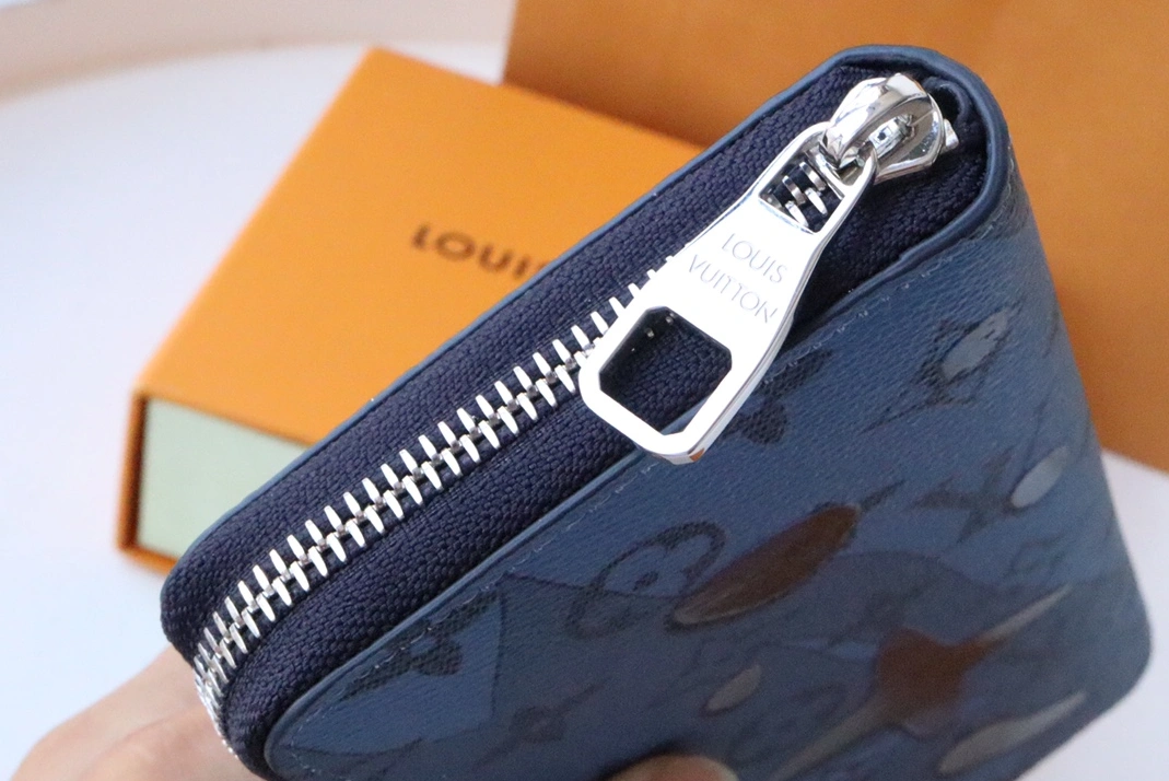 Louis Vuitton AAA Quality Card Case Durable 5715