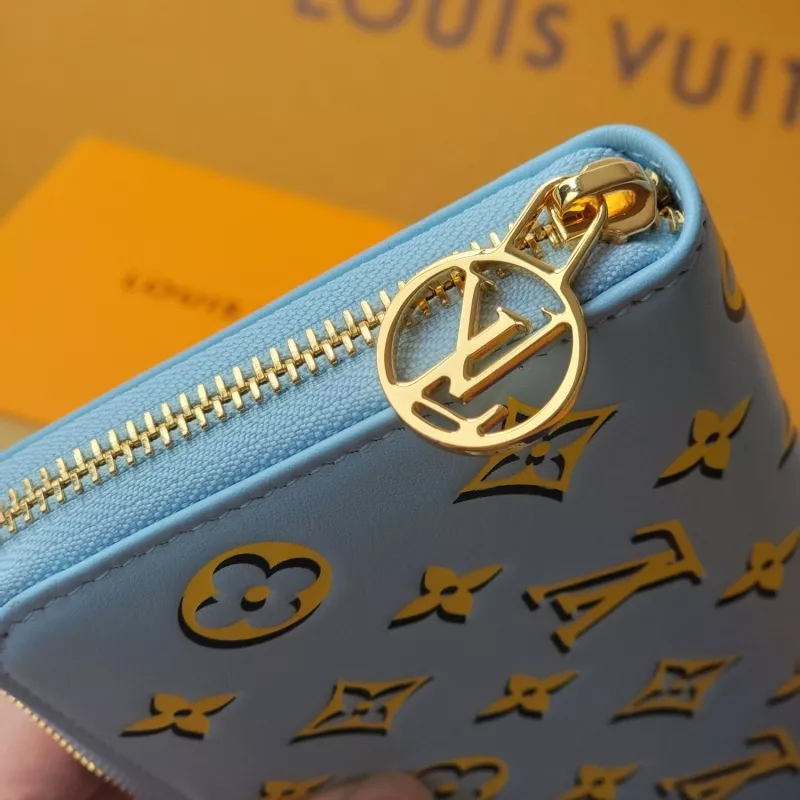 Louis Vuitton AAA Quality Card Case EasyMatch 999