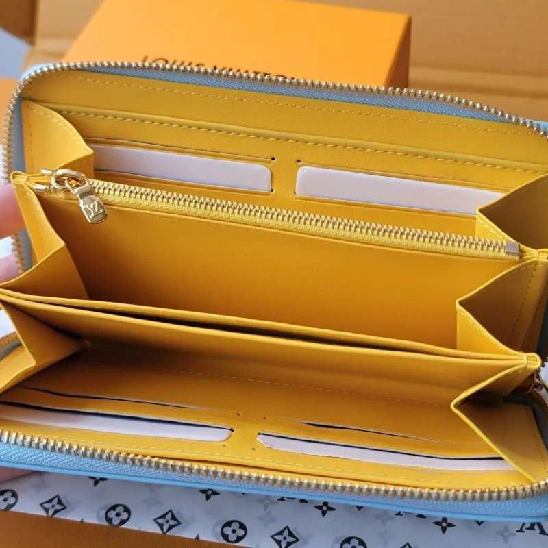 Louis Vuitton AAA Quality Card Case EasyMatch 999