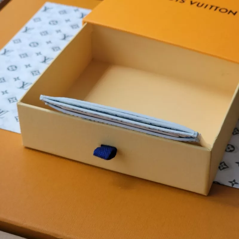 Louis Vuitton AAA Quality Card Case Efficient 104