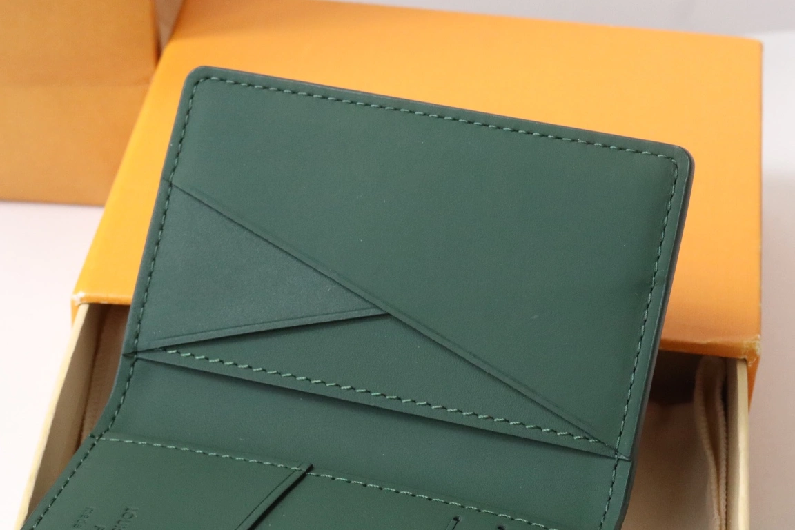 Louis Vuitton AAA Quality Card Case Efficient 4653