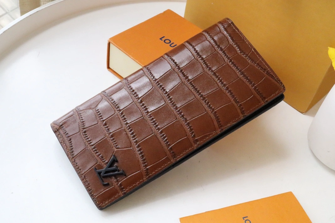Louis Vuitton AAA Quality Card Case Elegant 1701
