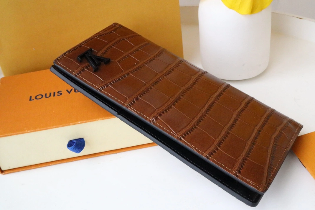 Louis Vuitton AAA Quality Card Case Elegant 1701