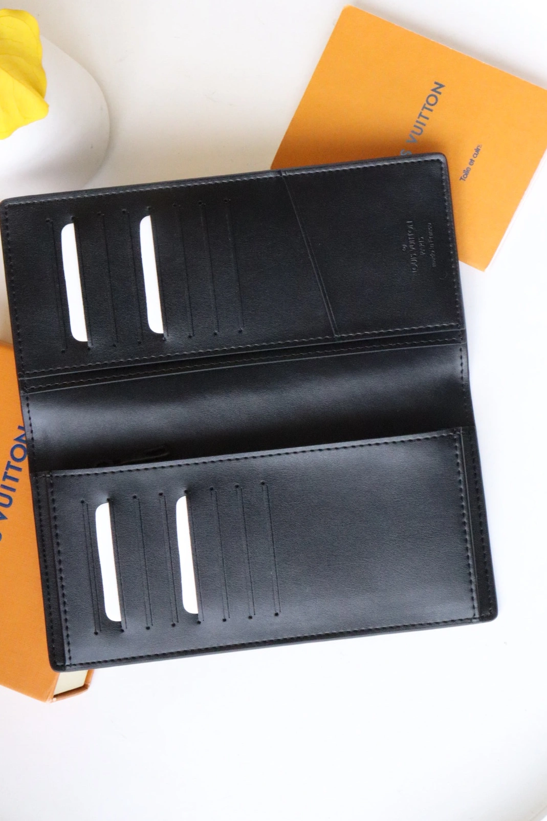 Louis Vuitton AAA Quality Card Case Elegant 1701