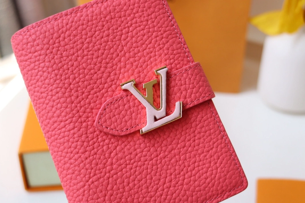 Louis Vuitton AAA Quality Card Case Fashionable 1179
