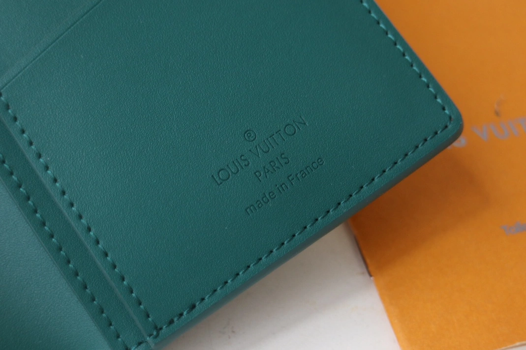 Louis Vuitton AAA Quality Card Case Fashionable 489