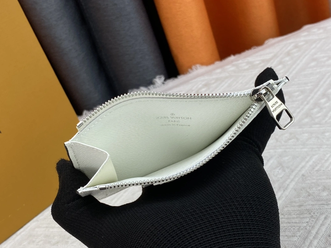 Louis Vuitton AAA Quality Card Case For Unisex Functional 3562