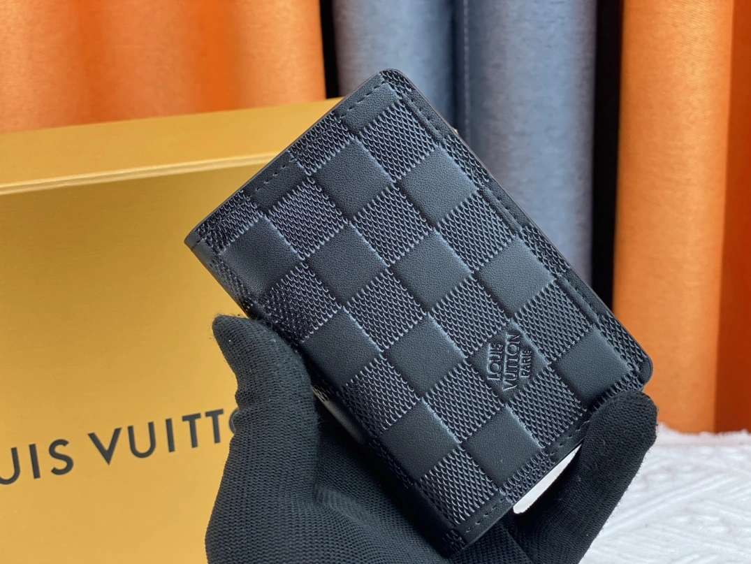 Louis Vuitton AAA Quality Card Case For Unisex Versatile 8152