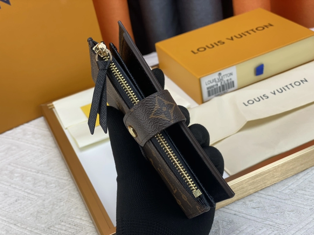 Louis Vuitton AAA Quality Card Case For Women Bold 5848