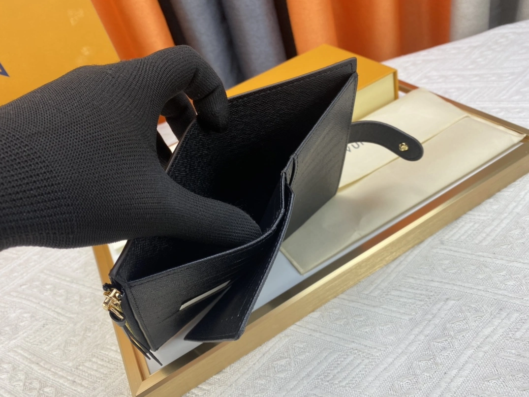 Louis Vuitton AAA Quality Card Case For Women Bold 5848