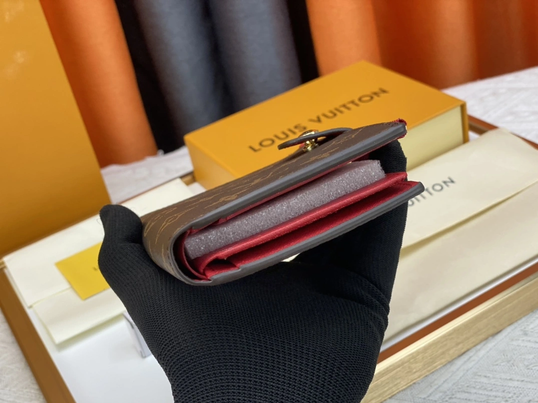 Louis Vuitton AAA Quality Card Case For Women Modern 359