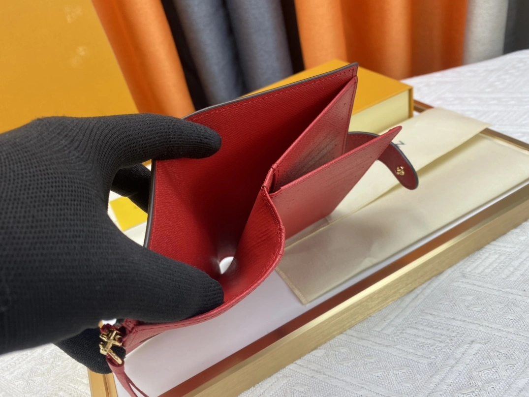 Louis Vuitton AAA Quality Card Case For Women Modern 359