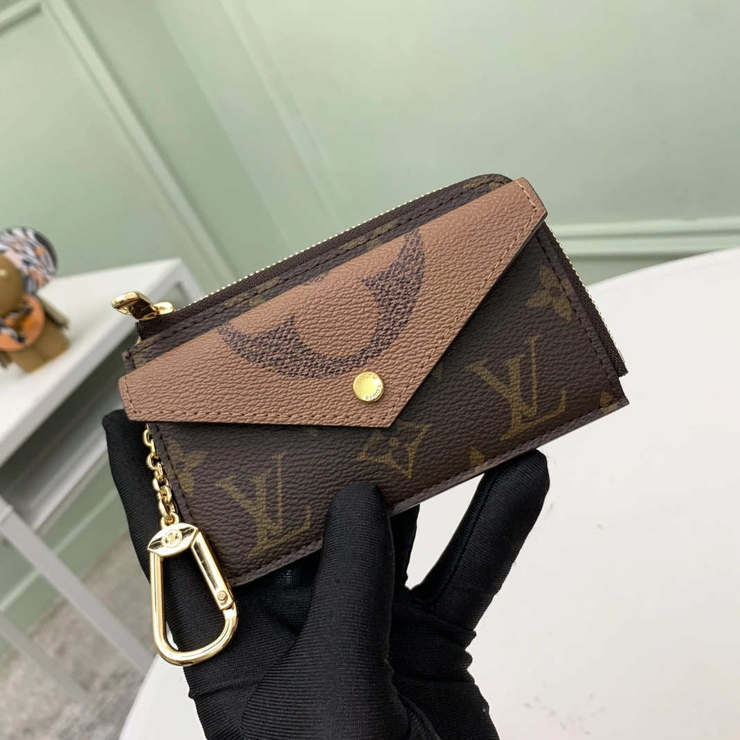 Louis Vuitton AAA Quality Card Case For Women Modern 7593
