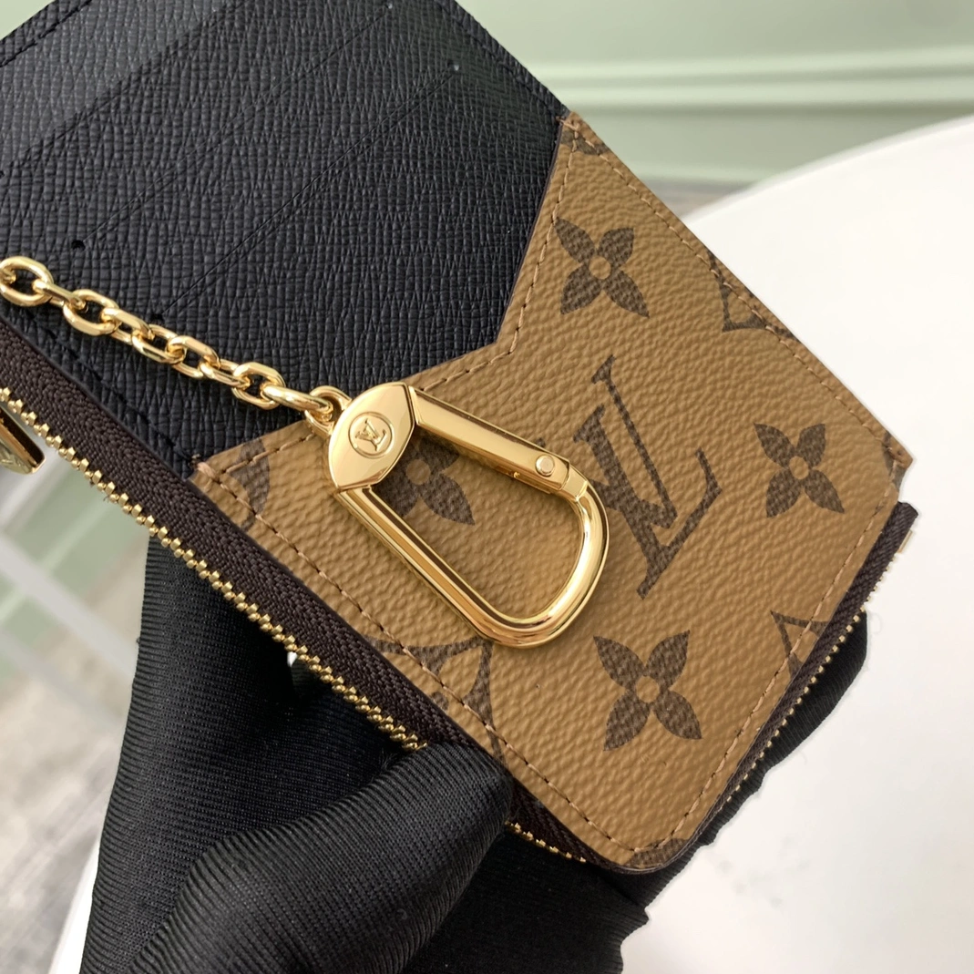 Louis Vuitton AAA Quality Card Case For Women Modern 7593
