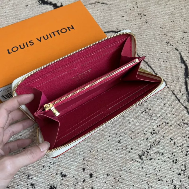 Louis Vuitton AAA Quality Card Case For Women Versatile 9036