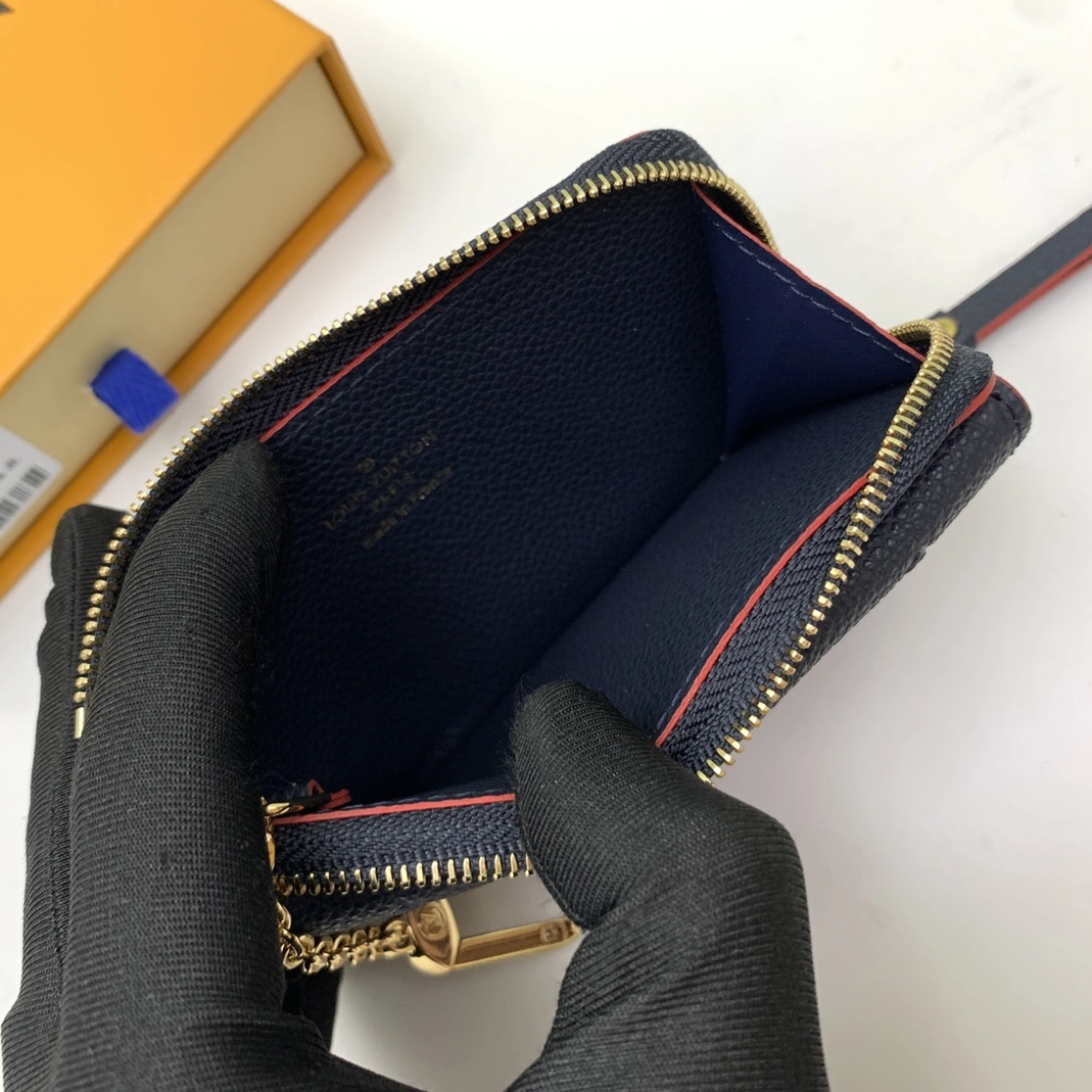 Louis Vuitton AAA Quality Card Case For Women WellDesigned 3477