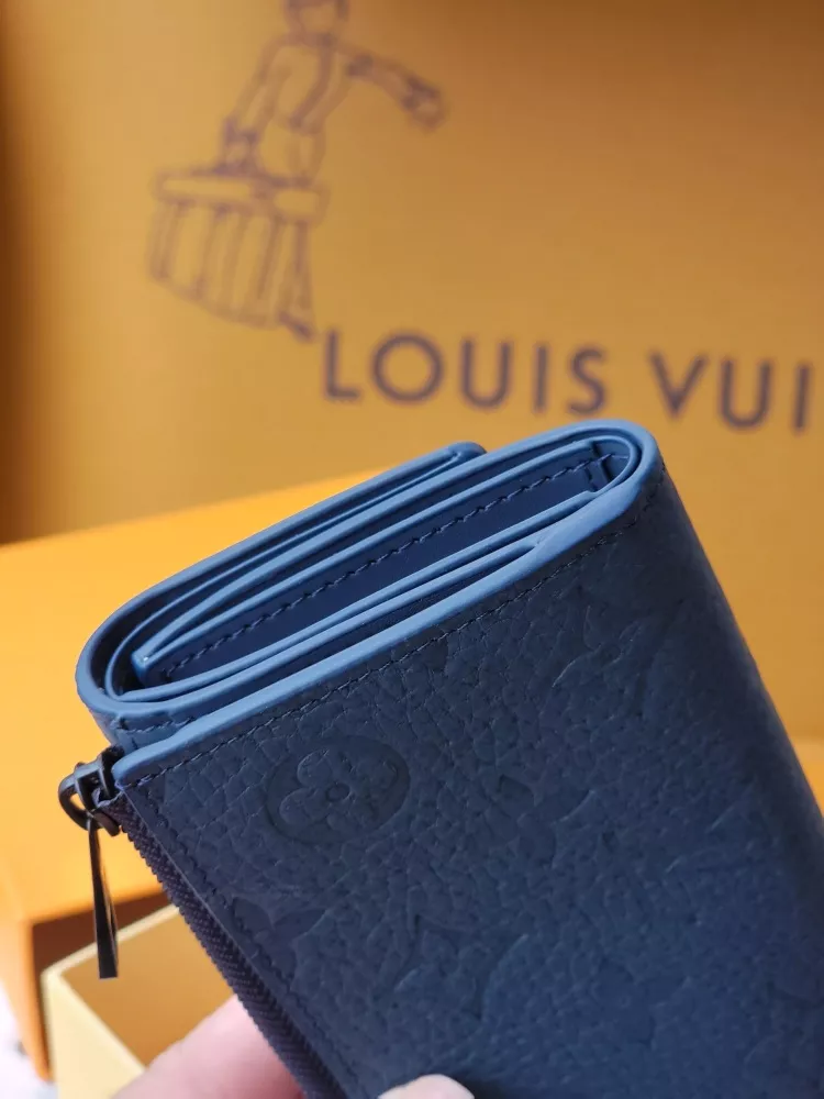 Louis Vuitton AAA Quality Card Case GoAnywhere 5303