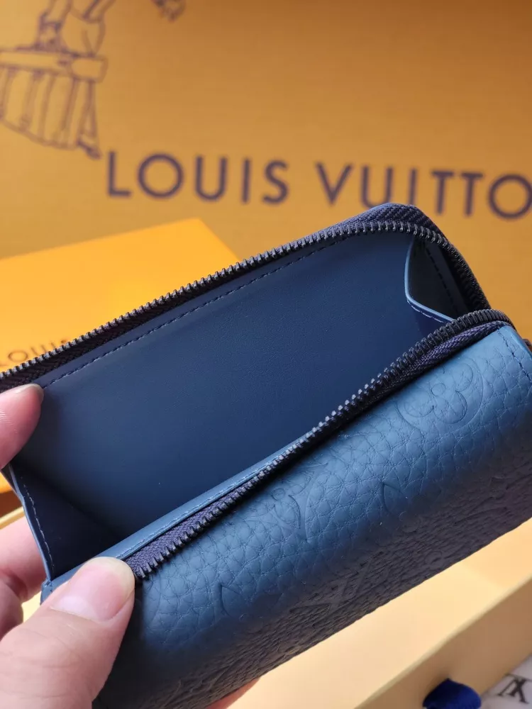 Louis Vuitton AAA Quality Card Case GoAnywhere 5303