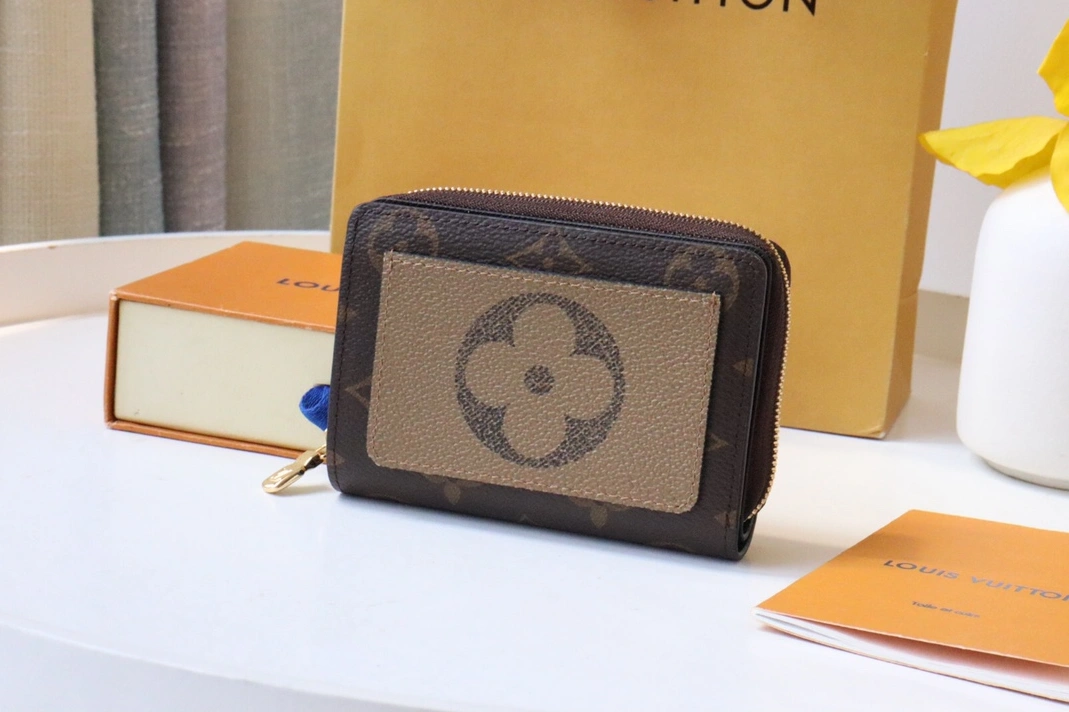 Louis Vuitton AAA Quality Card Case GoAnywhere 6363