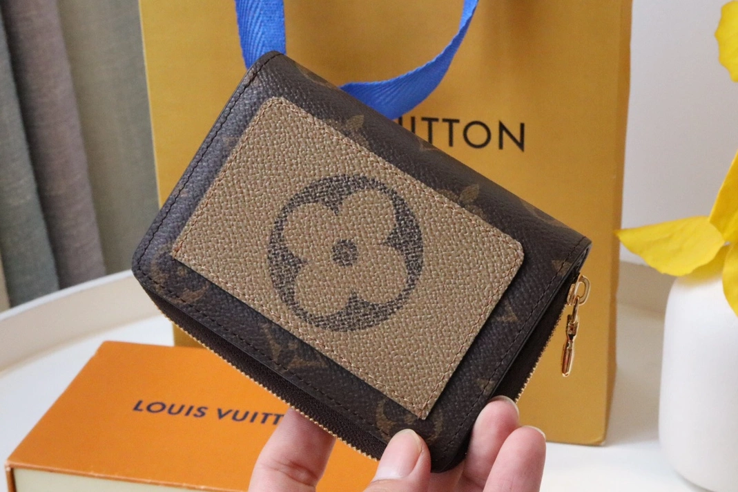 Louis Vuitton AAA Quality Card Case GoAnywhere 6363