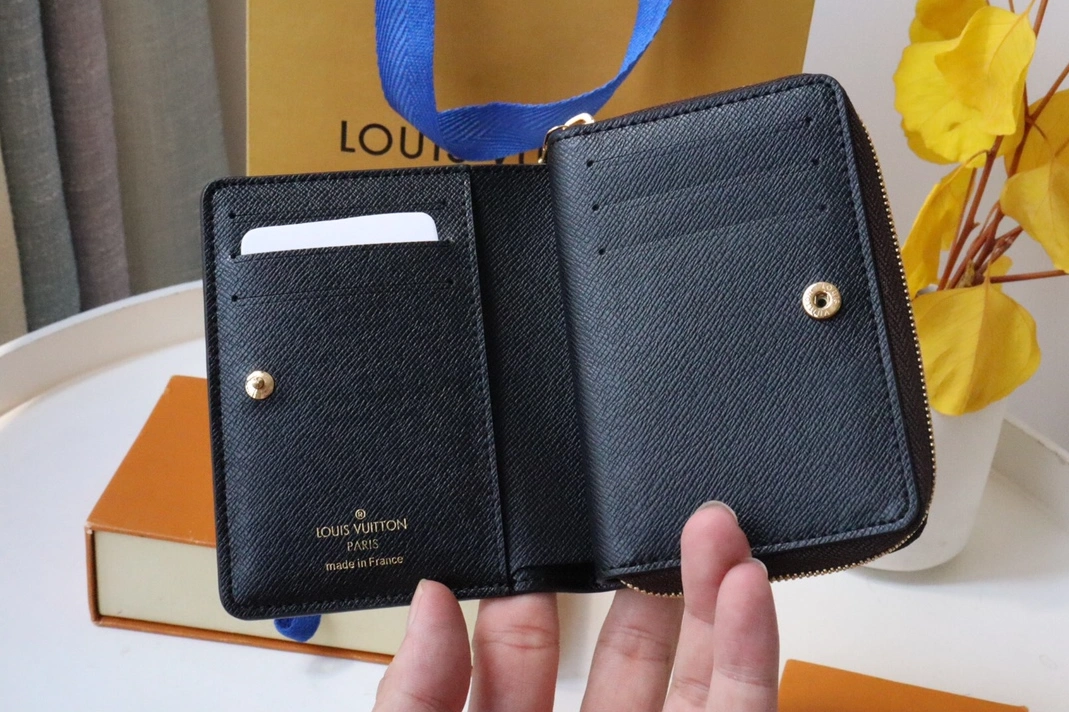 Louis Vuitton AAA Quality Card Case GoAnywhere 6363