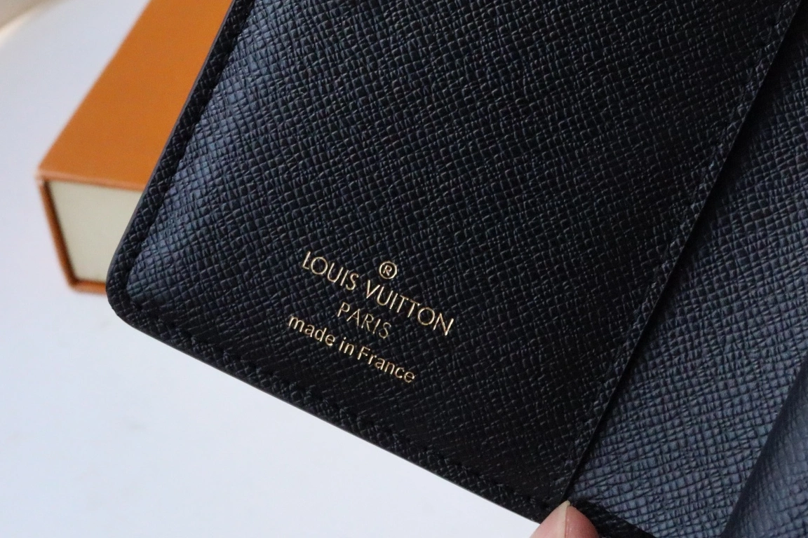 Louis Vuitton AAA Quality Card Case GoAnywhere 6363