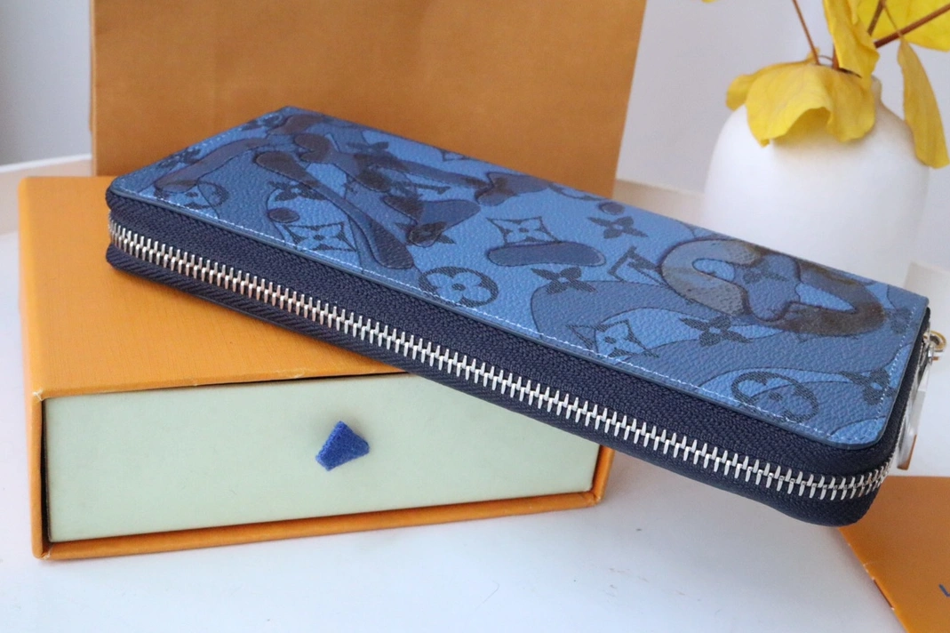Louis Vuitton AAA Quality Card Case GoAnywhere 7789