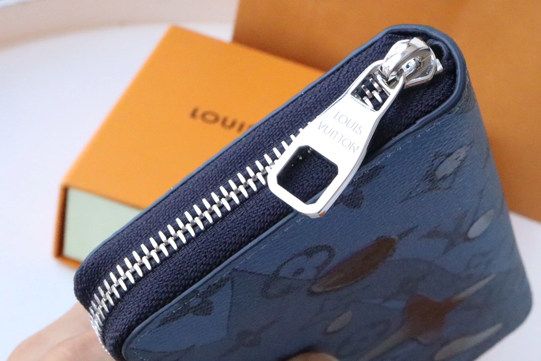 Louis Vuitton AAA Quality Card Case GoAnywhere 7789