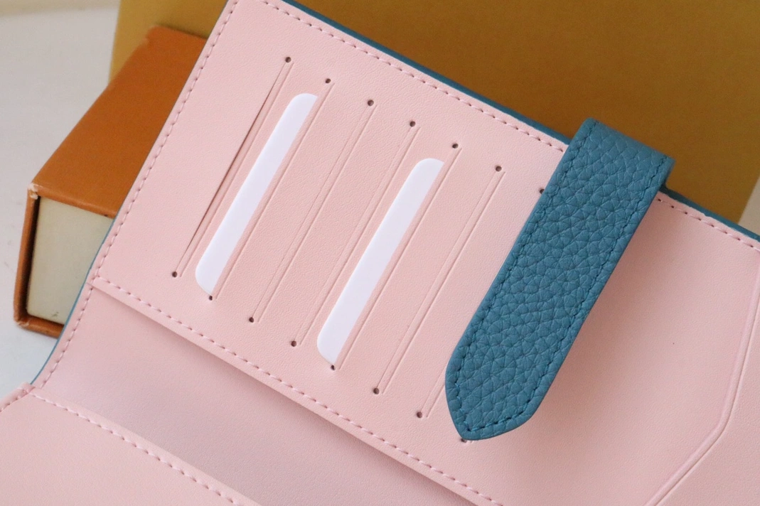 Louis Vuitton AAA Quality Card Case GoodFit 7364