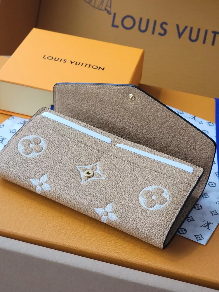 Louis Vuitton AAA Quality Card Case HighQuality 2673