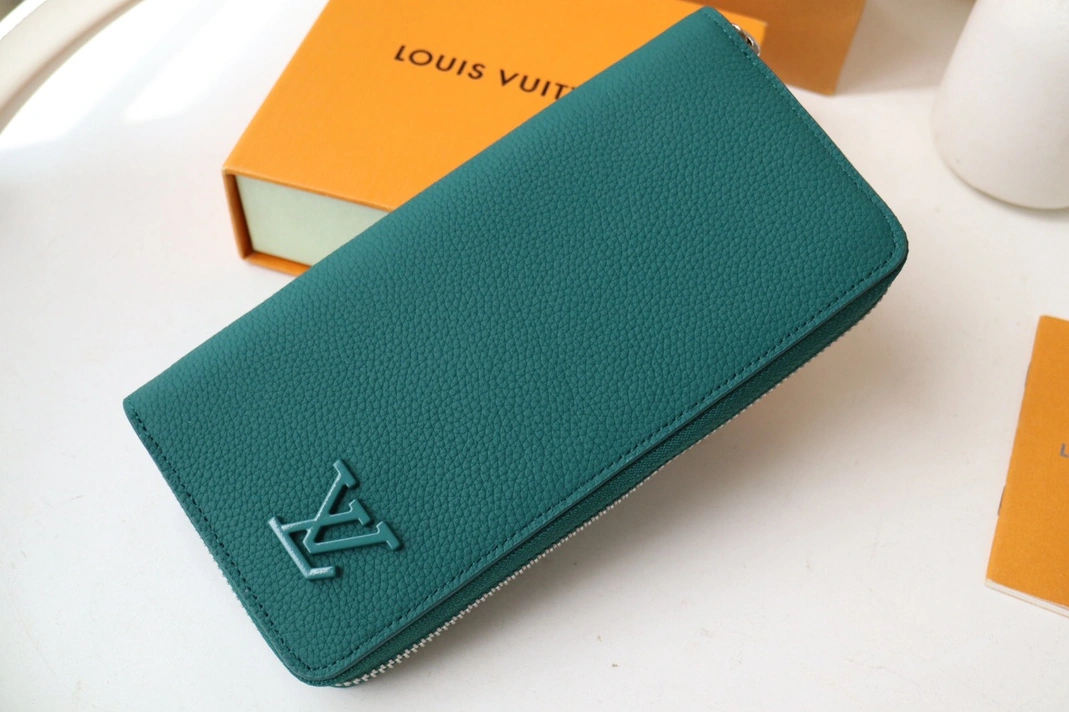 Louis Vuitton AAA Quality Card Case HighQuality 6867