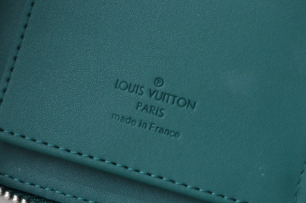 Louis Vuitton AAA Quality Card Case HighQuality 6867