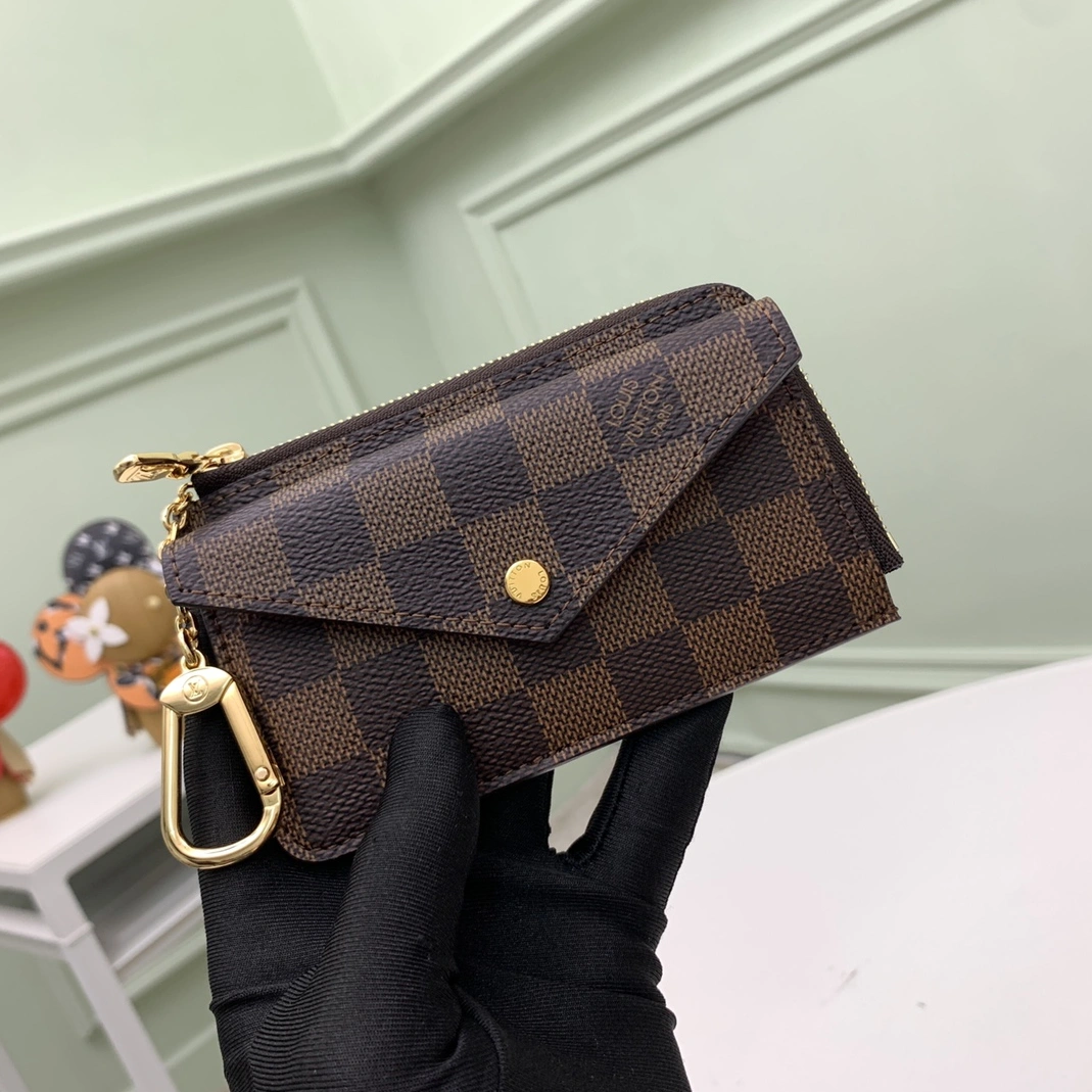 Louis Vuitton AAA Quality Card Case In Red For Women Timeless 1683