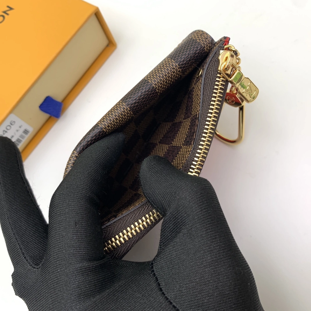 Louis Vuitton AAA Quality Card Case In Red For Women Timeless 1683