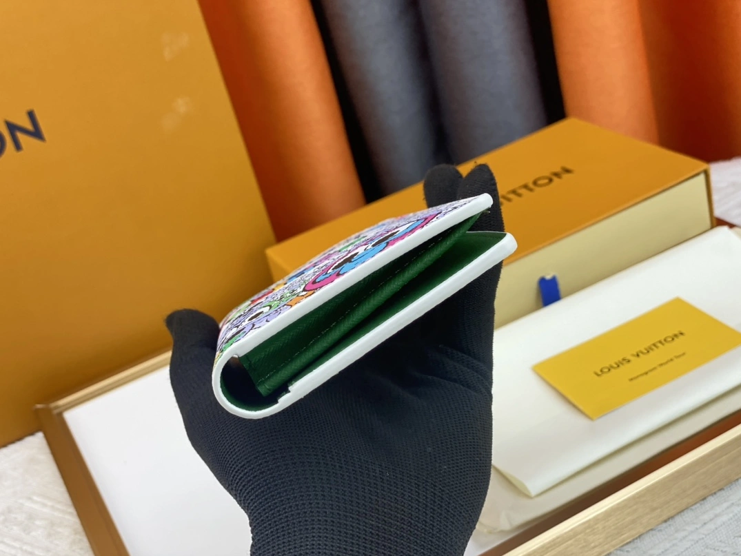 Louis Vuitton AAA Quality Card Case Lightweight 7465