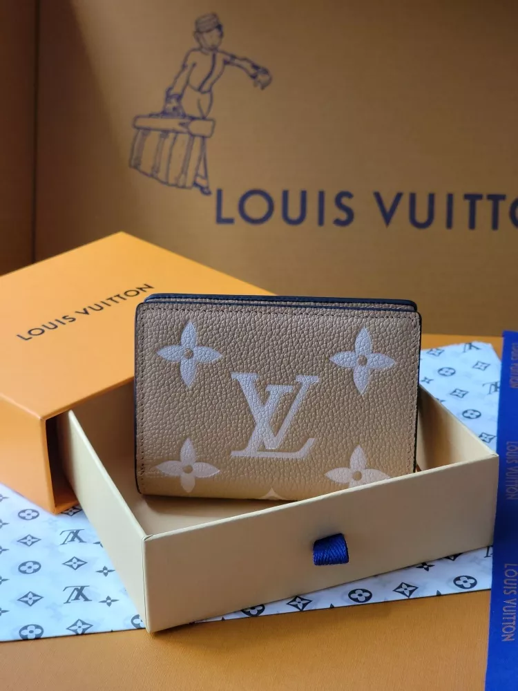 Louis Vuitton AAA Quality Card Case Minimalist 3102