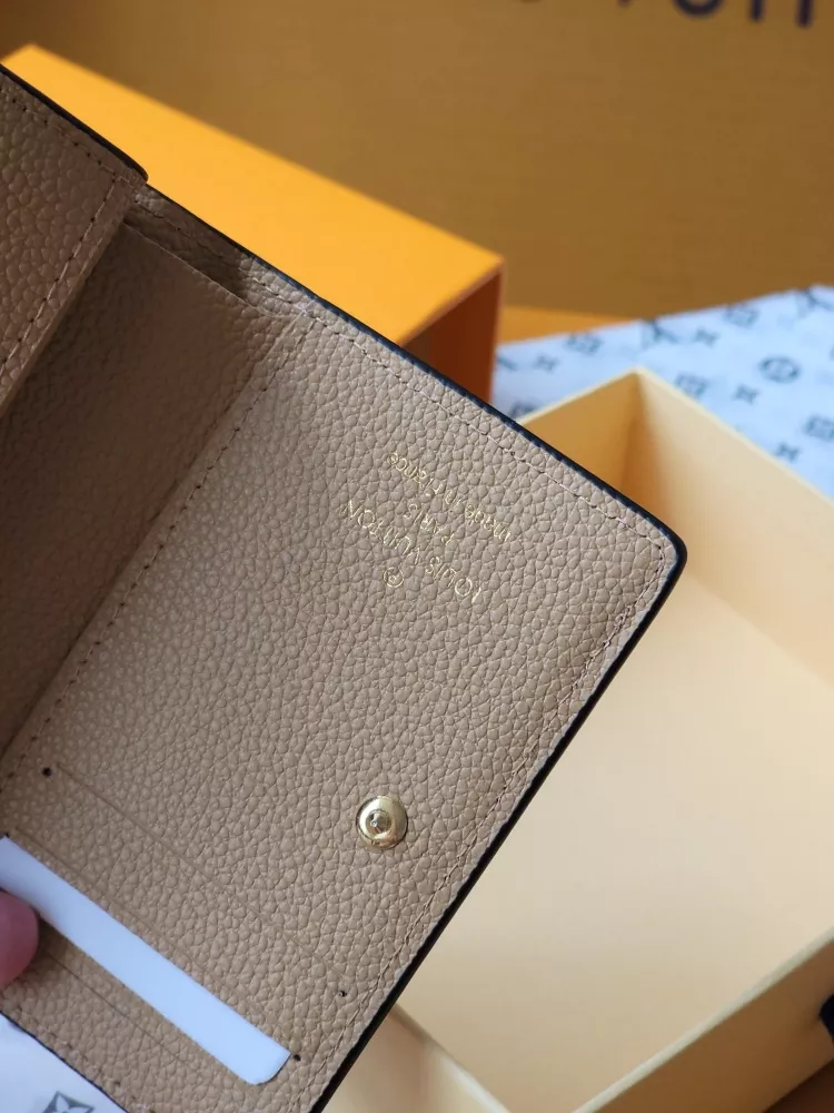Louis Vuitton AAA Quality Card Case Minimalist 3102