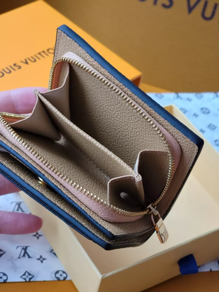 Louis Vuitton AAA Quality Card Case Minimalist 3102