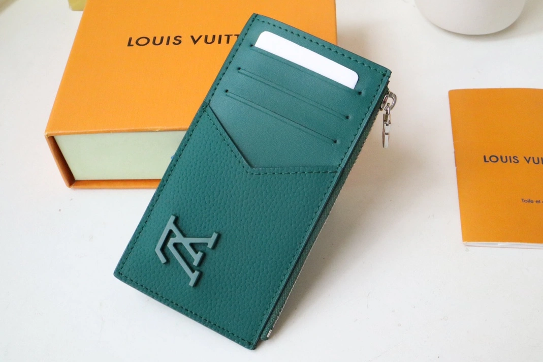 Louis Vuitton AAA Quality Card Case ModernLook 8308