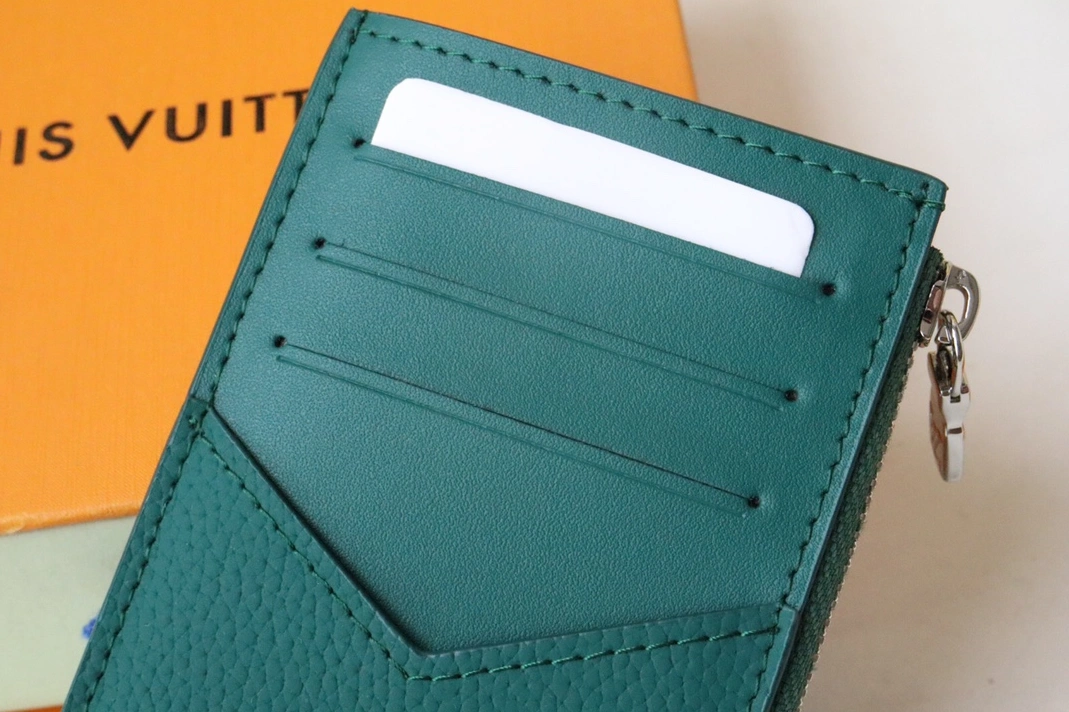 Louis Vuitton AAA Quality Card Case ModernLook 8308