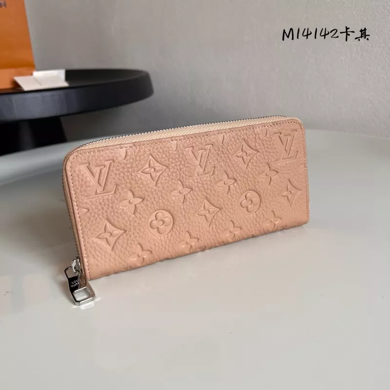 Louis Vuitton AAA Quality Card Case Popular 5786